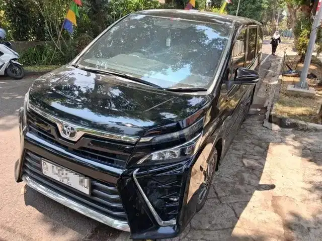 [OLXmobbi] HOT SALE - TOYOTA VOXY 2.0 MATIC 2021