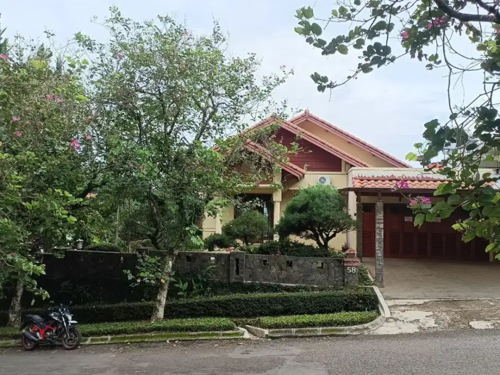 Rumah bagus dan kokoh terawat Dago resort lokasi depan