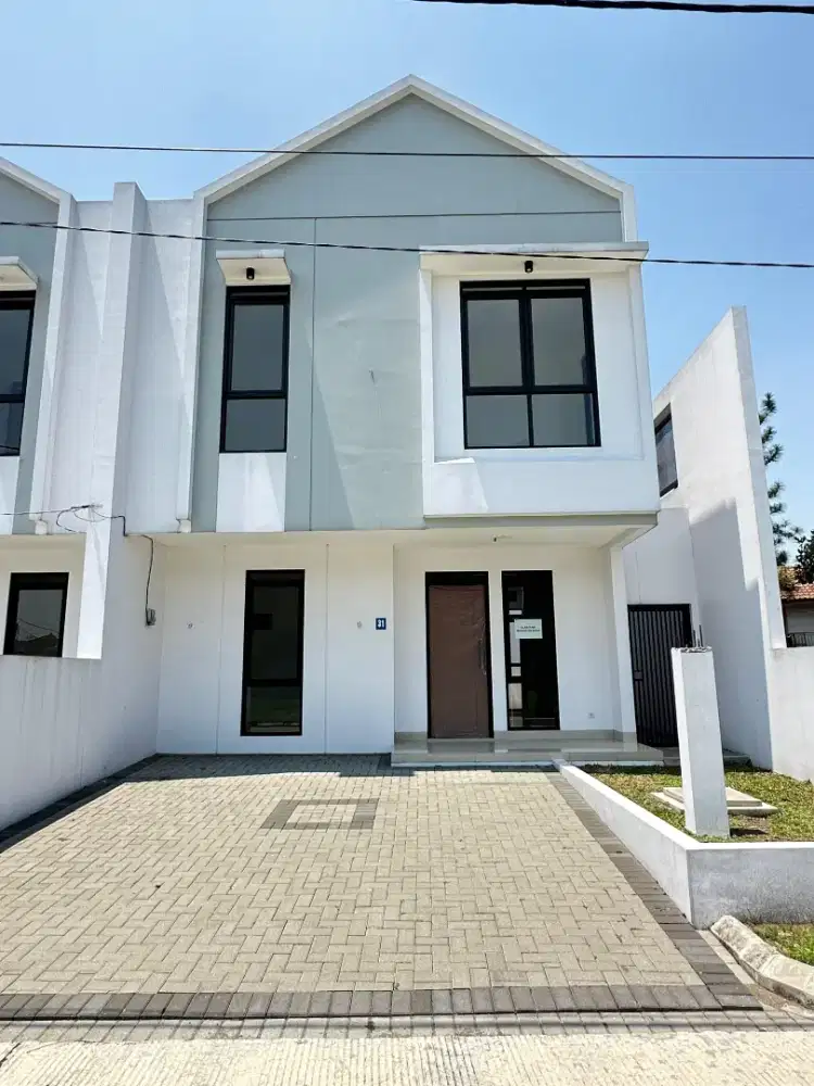 Dijual rumah baru cantik 2 lantai di komp.Batununggal Bandung