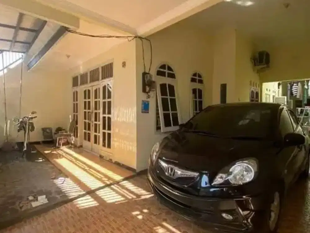 Rumah Pucang Anom Hadap Timur Listrik 2200Watt