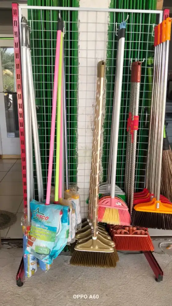 Rak minimarket tipe standar