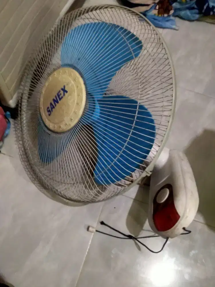 Kipas angin dinding Sanex 16 inci