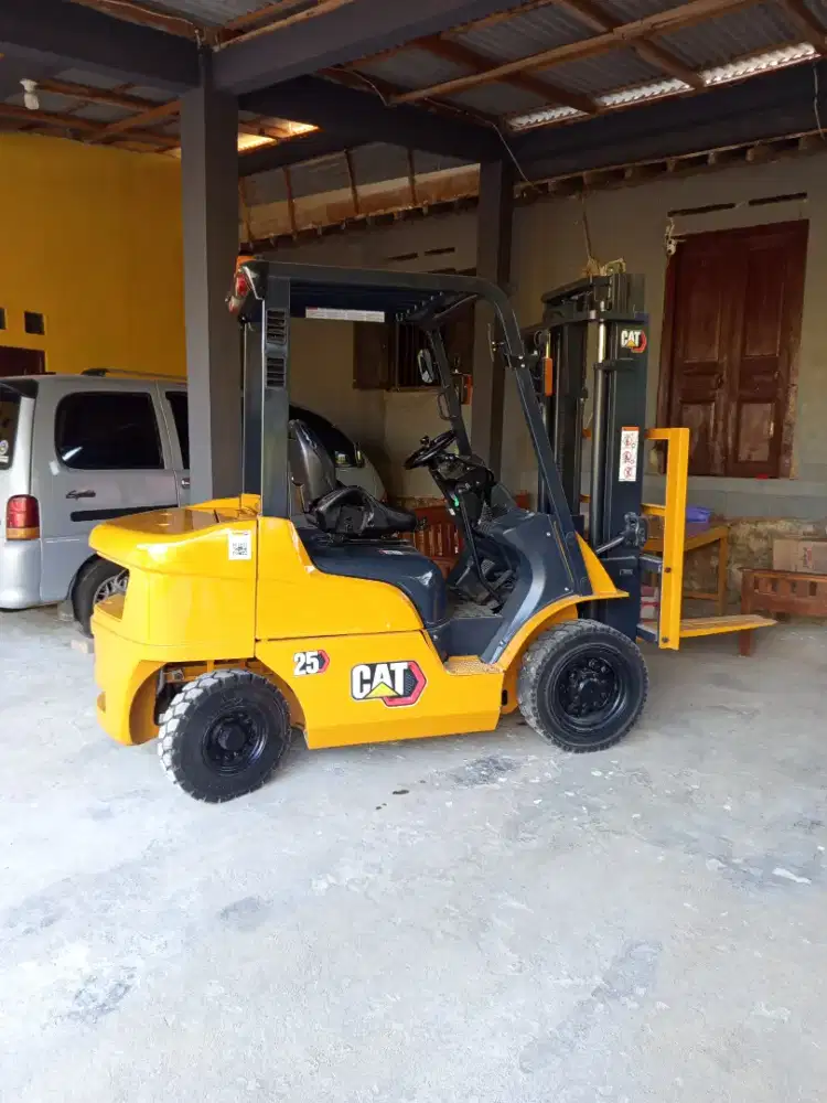 Forklift 2,5 Ton Diesel Caterpillar 2021