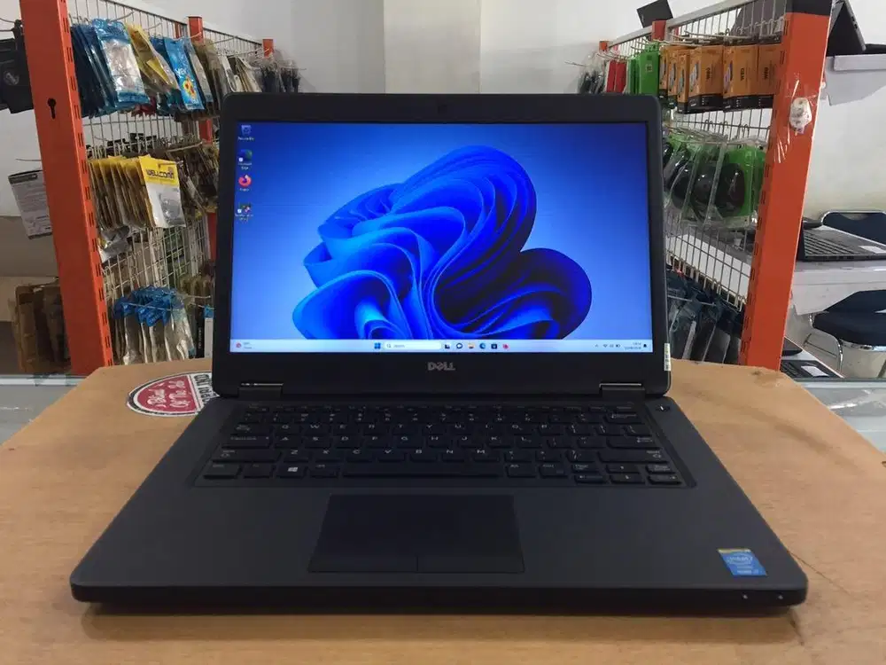 DELL Latitude E5450 Core i7 Ram 8GB SSD 256GB VGA Nvidia 2GB Mulus