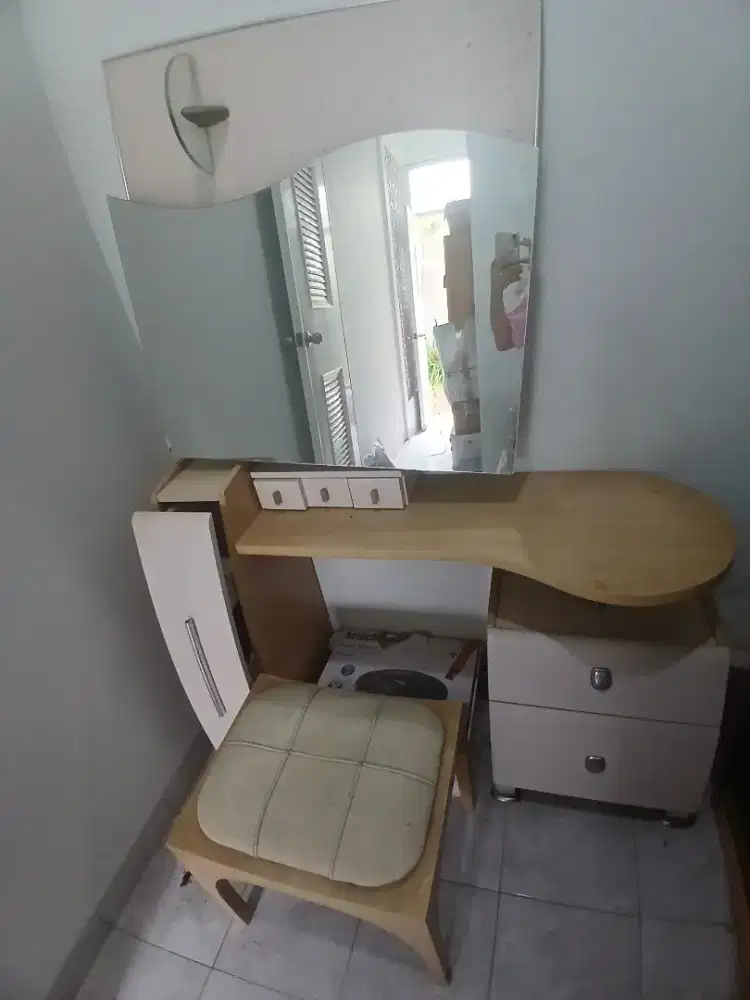 Dijual Meja Rias
