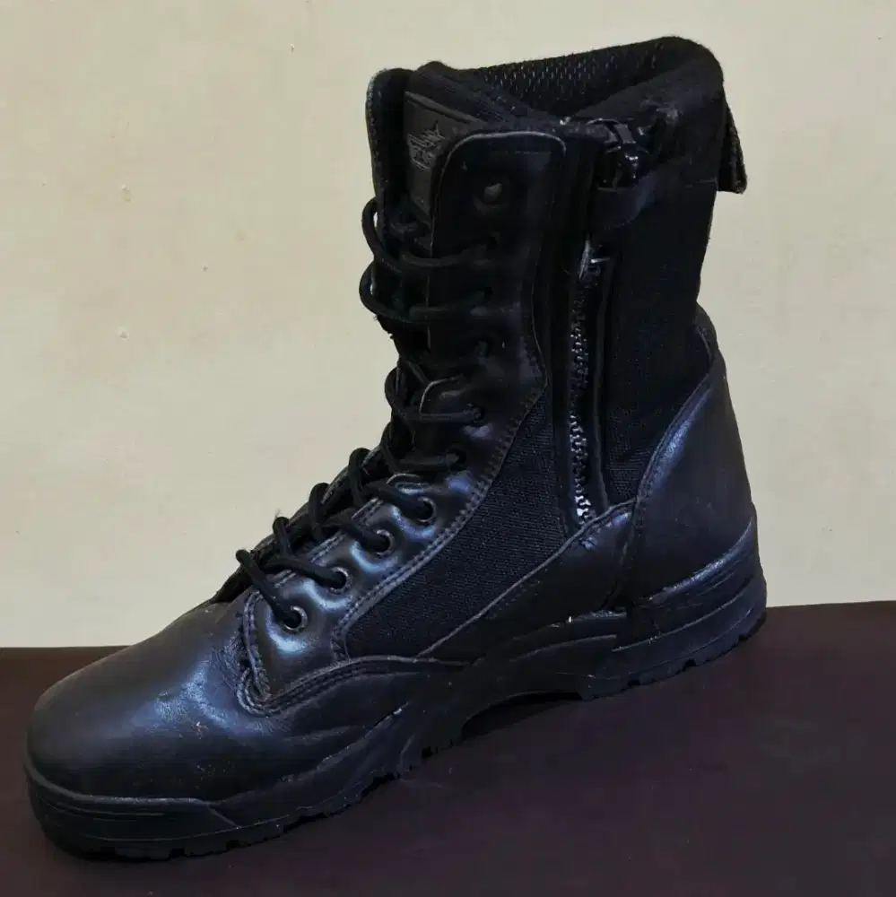 Sepatu tactical asli kulit made in spanyol di jamin ori size 43 mulus