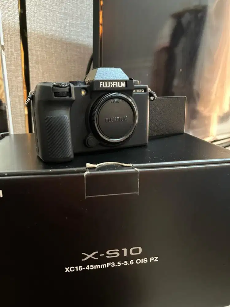 Jual Fujifilm X-S10 Body Only