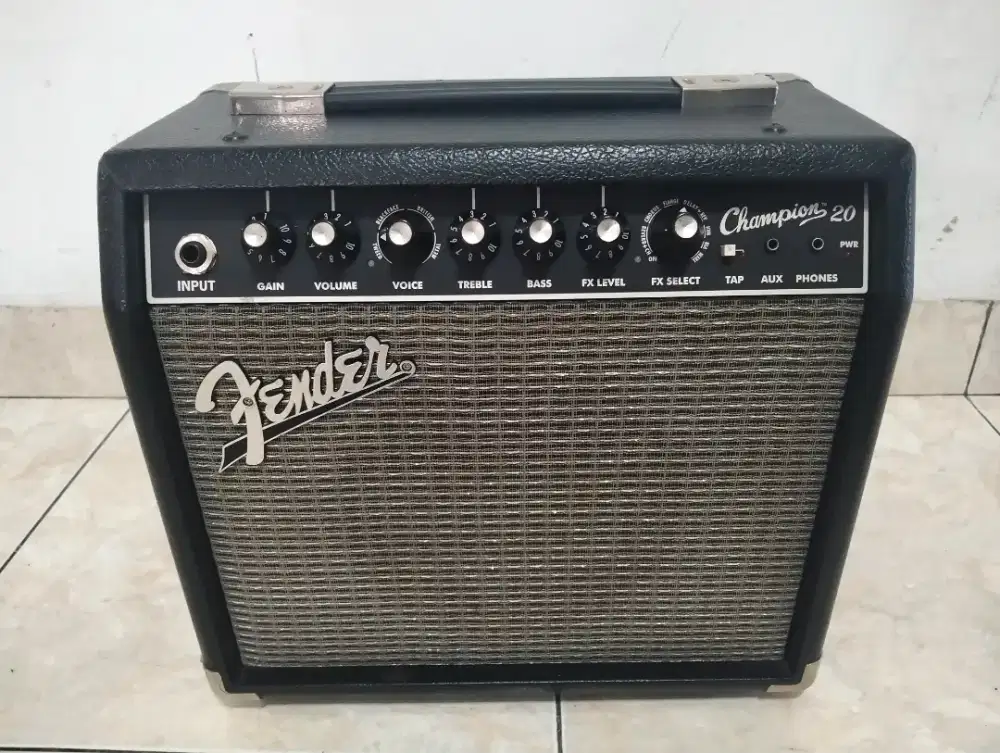 Ampli gitar FENDER Champion 20
