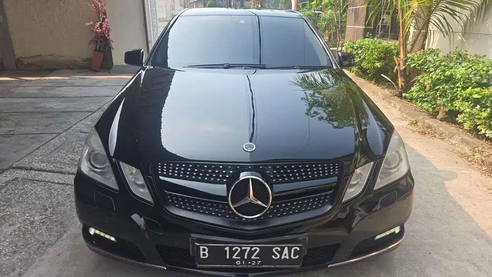 Mercedes-Benz E300 2010 Bensin