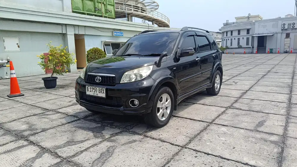 Toyota Rush G at autometik Hitam 2013