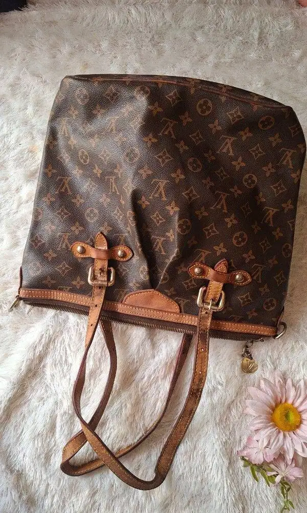 Tas Tote Bahu Monogram Cokelat Aksen Lipat Cantik - Preloved Unik