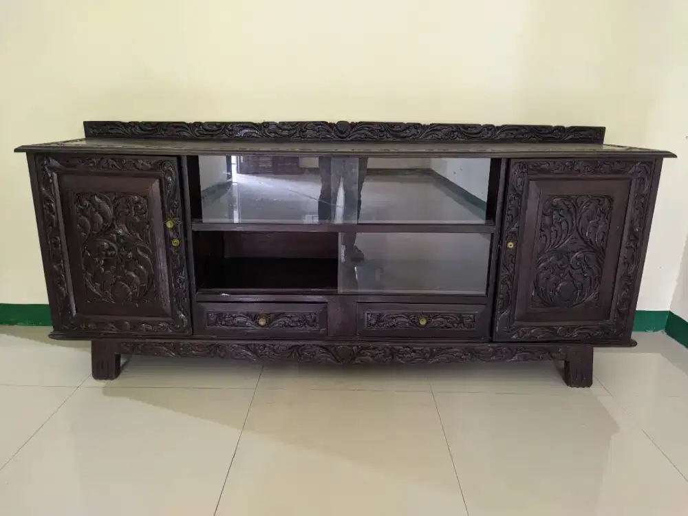 Dijual buffet antik kayu jati asli tahun 1970