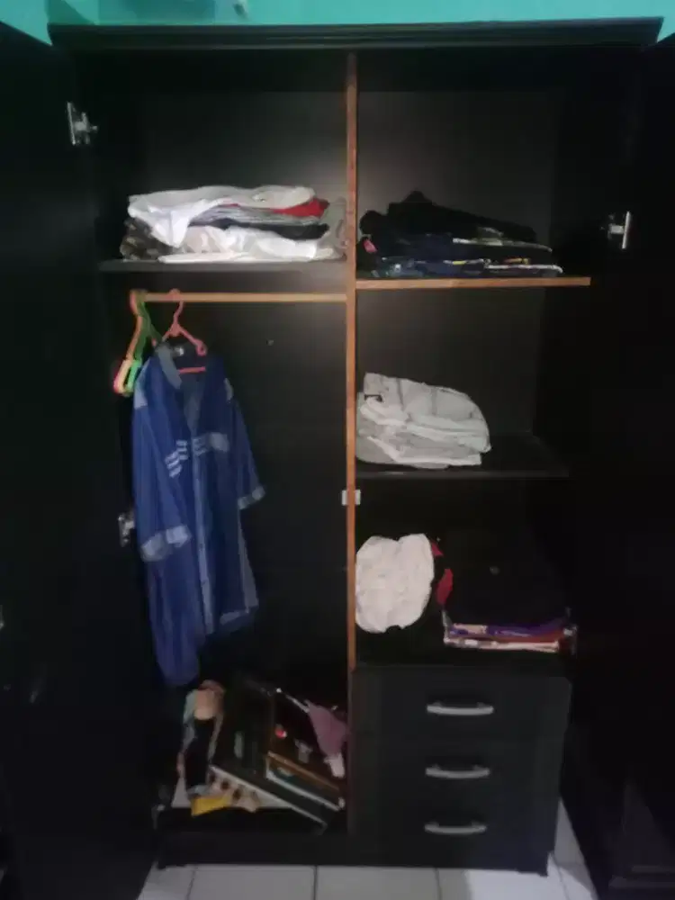 Lemari baju 2 pintu
