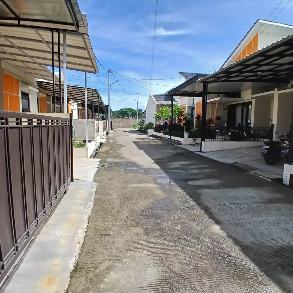 Disewakan Rumah dikawasan Kota Baru Parahyangan