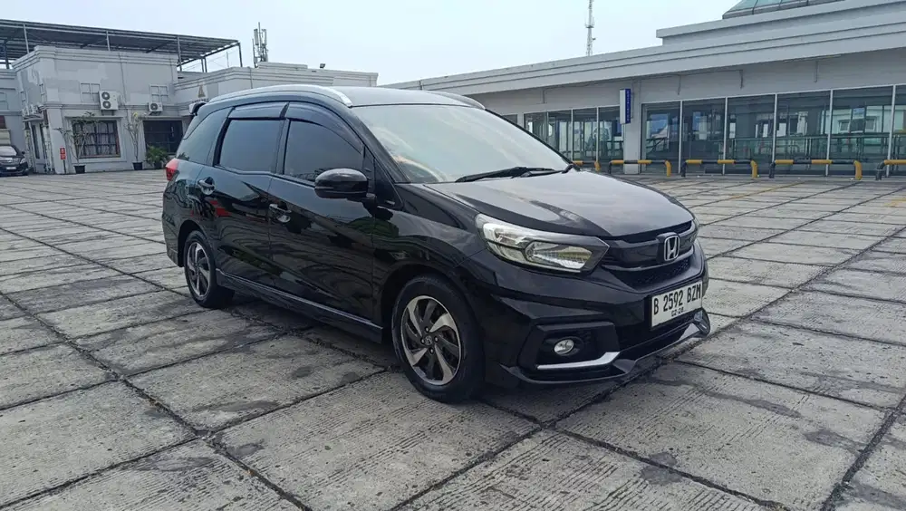 Honda Mobilio Rs at autometik hitam 2017
