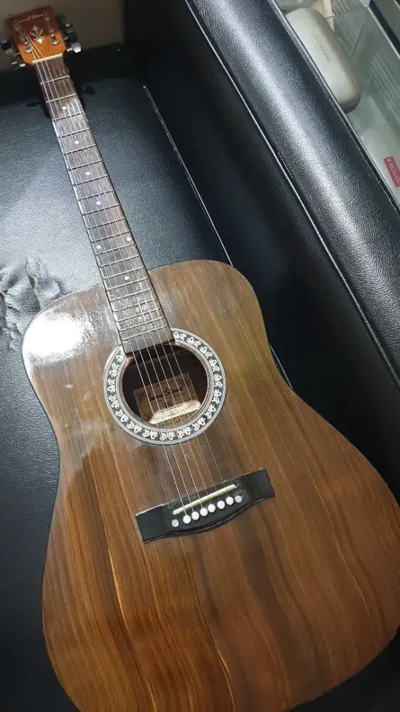 GUITAR SAND STONE