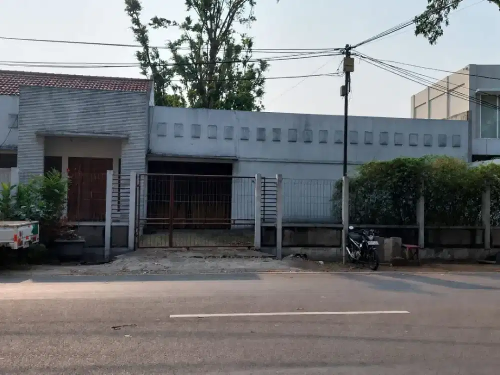 DISEWAKAN RUMAH TUA GANDENG + KAVLING DI BELAKANGNYA SEKTOR 1.4 BSD CITY