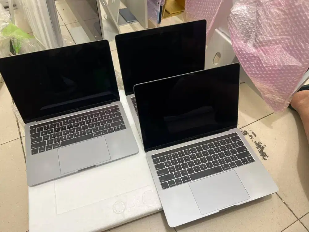 Macbook pro air M1 core i7 i5 i3 touchbar ram 16gb 512 layar 13.3inc