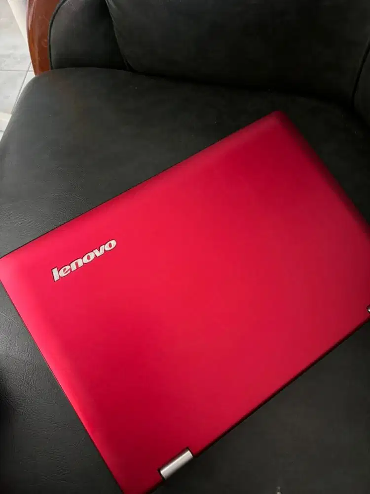 Lenovo IdeaPad 300S 11.6 Inci Merah - Mulus Like New Jarang Pakai