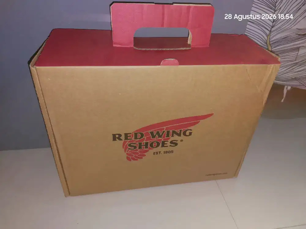 Sepatu safety Redwing nomor 42