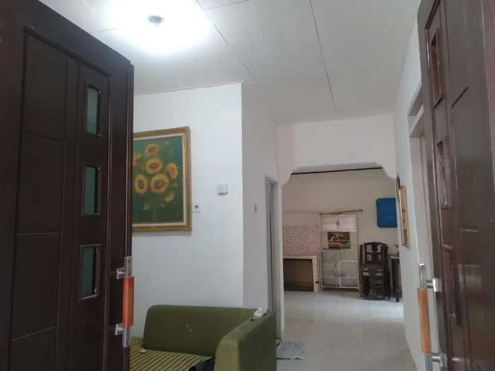 Di kontrakan Rumah 2 Kamar tidur 1 kamar mandi 15 Jutaaan ajaaa