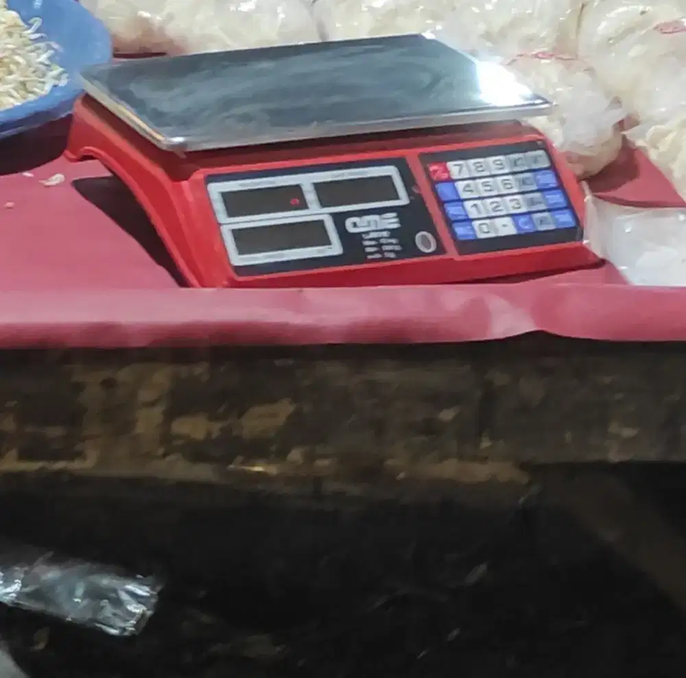 Timbangan digital buah baru dipake sebulan.