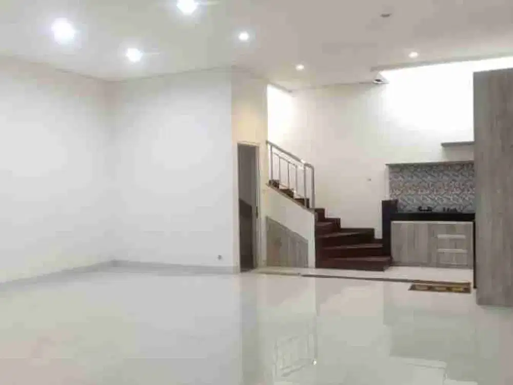 Dijual Rumah 2 Lantai Taman Kopo Indah