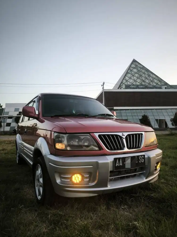 KUDA GRANDIA DIESEL SOLAR AA MAGELANG