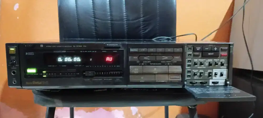 SONY BERTAMAK JADUL