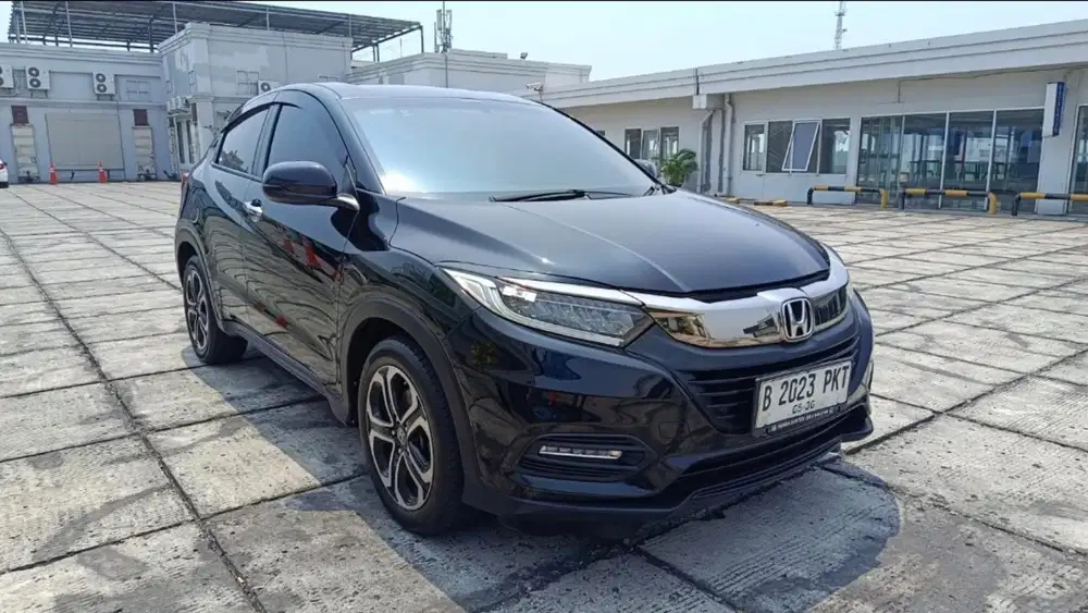 Hrv SE hitam 2020