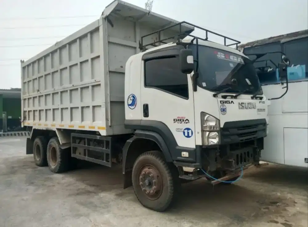 Isuzu FVZ tronton 285 ps dumptruk 6x4 tahun 2023