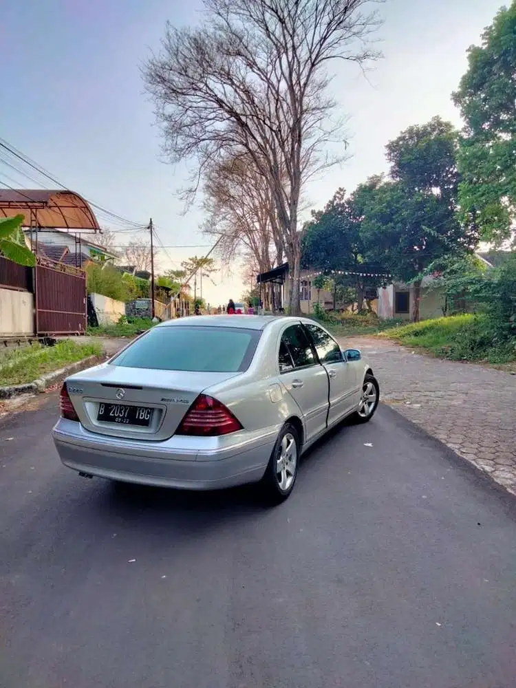 Mercedes-Benz C240 2002 Bensin