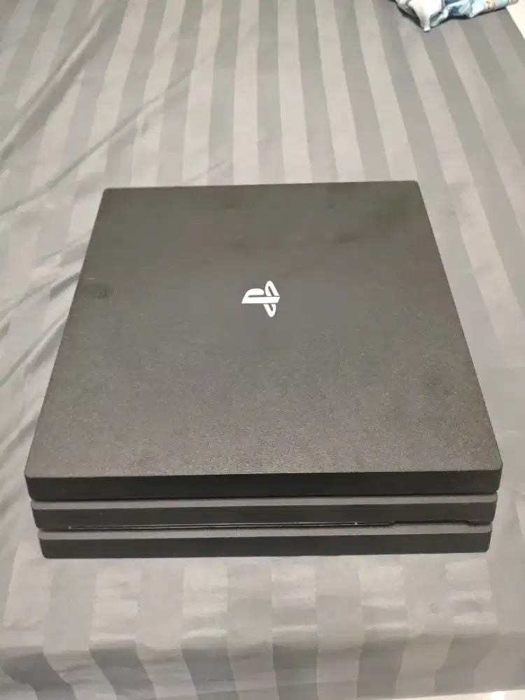 PS4 pro 1tb bekas rasa baru