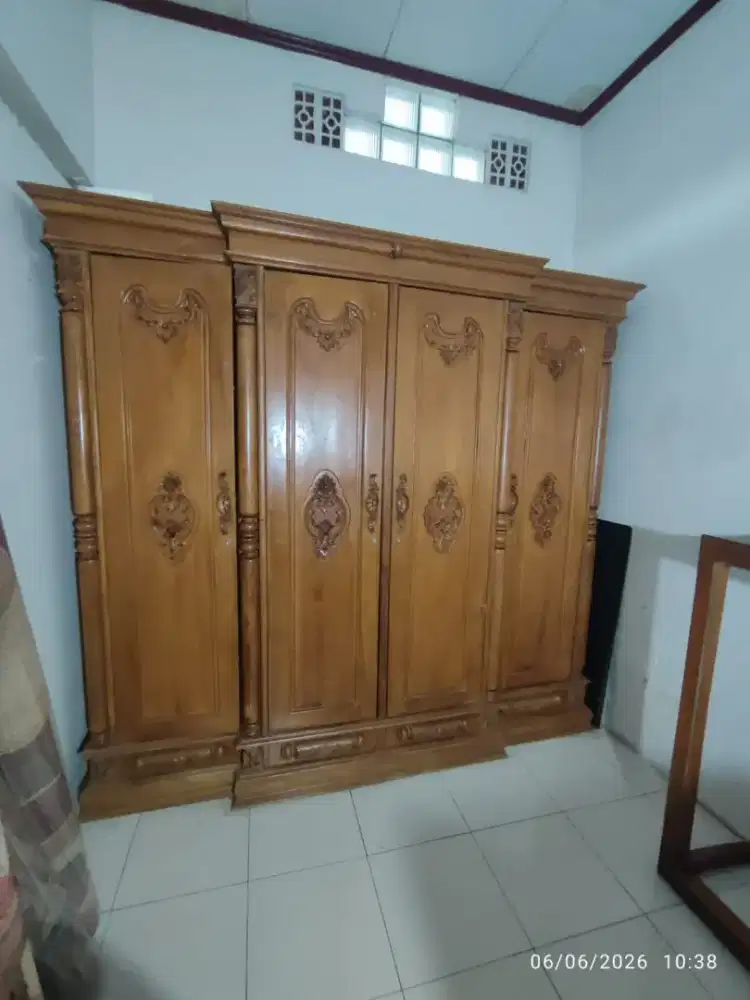 Jual Cepat Lemari 4 Pintu