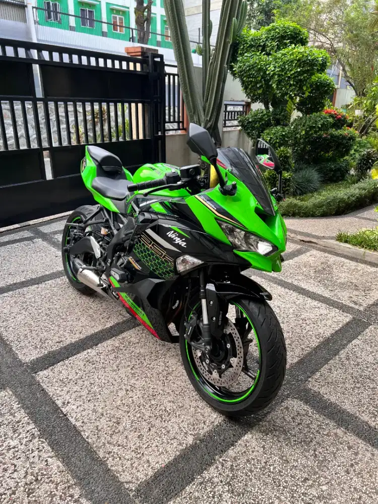 zx25r KM 200 perak