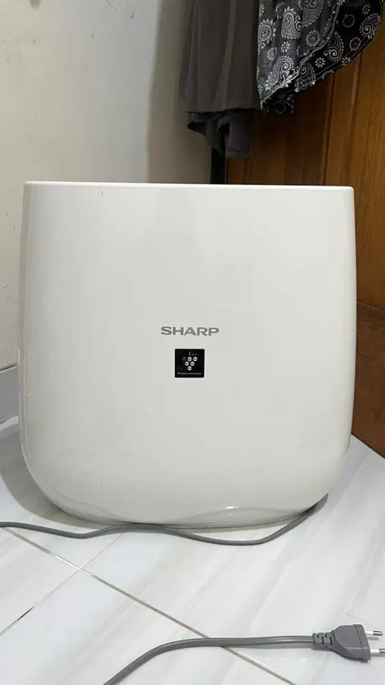 AIR PURIFIER MEREK SHARP HITAM