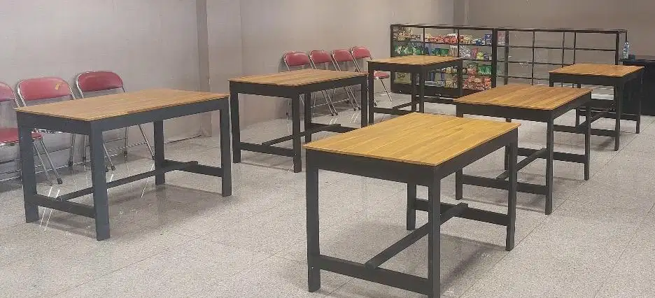 Meja untuk cafe