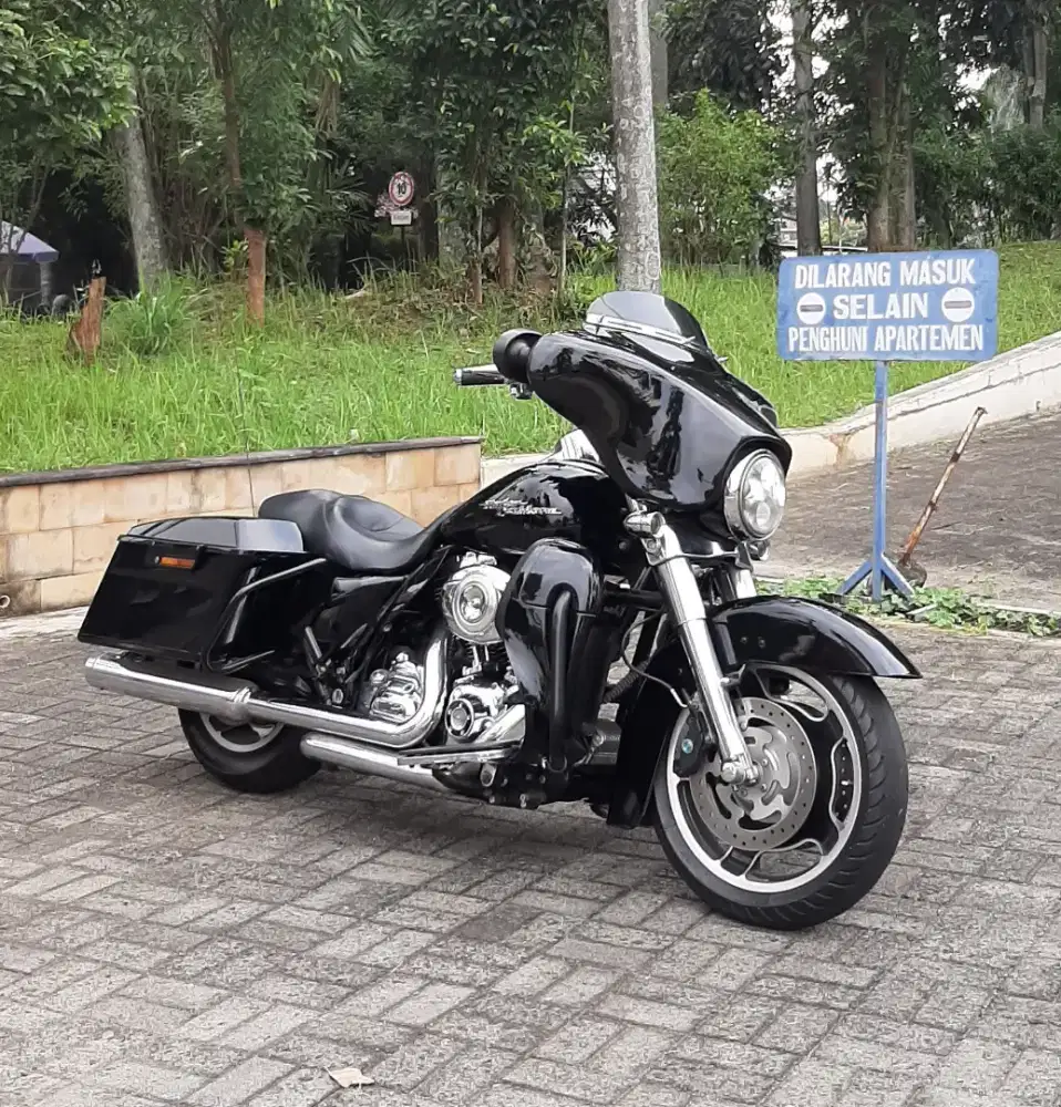 Streer Glide 2009