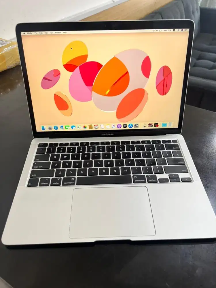 Macbook Air 2020 13inch 8/256GB i3