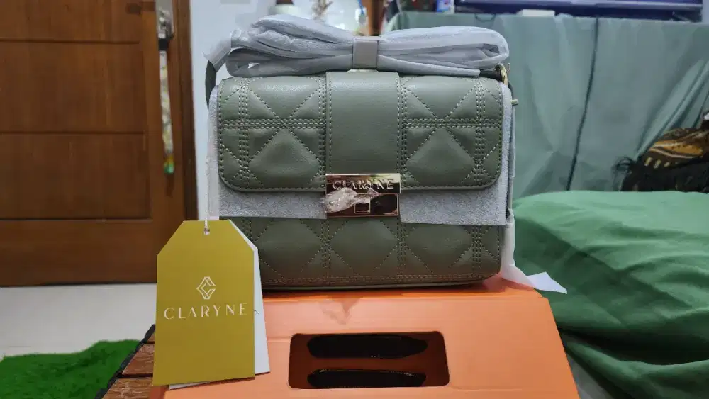 TAS selempang CLARYNE