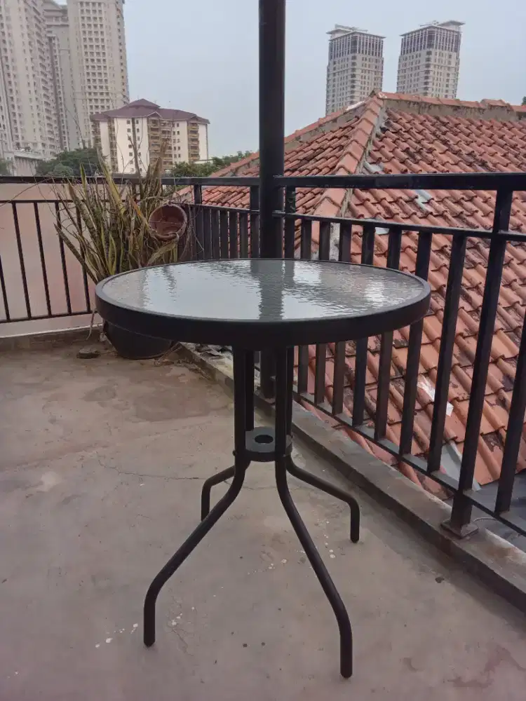 Meja outdoor/indoor
