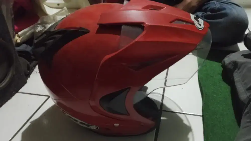 Helm baru pakai 2 x semenjak beli baru