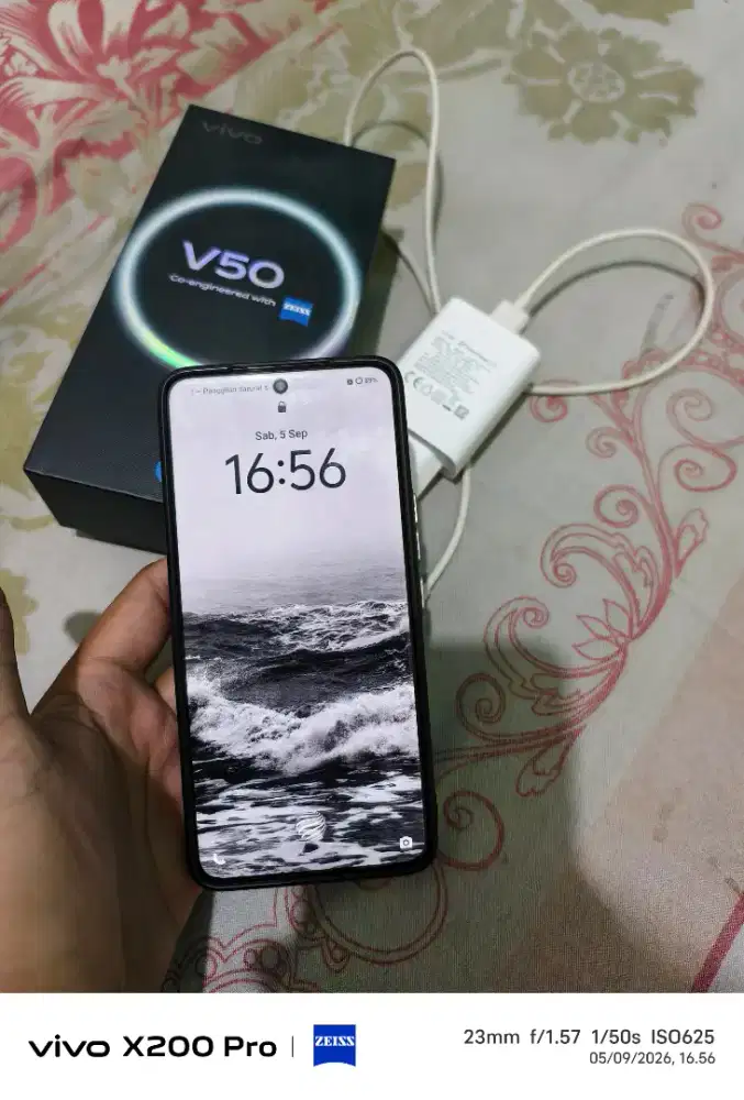 vivo v50 like new
