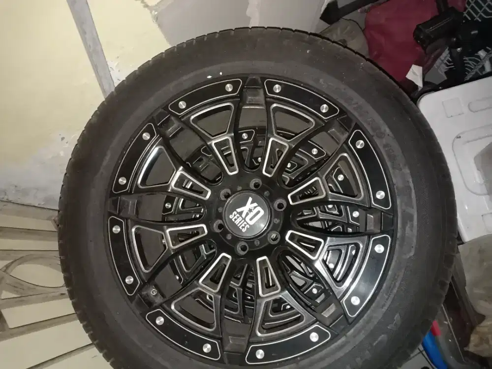 Di jual velg ring 20 + ban