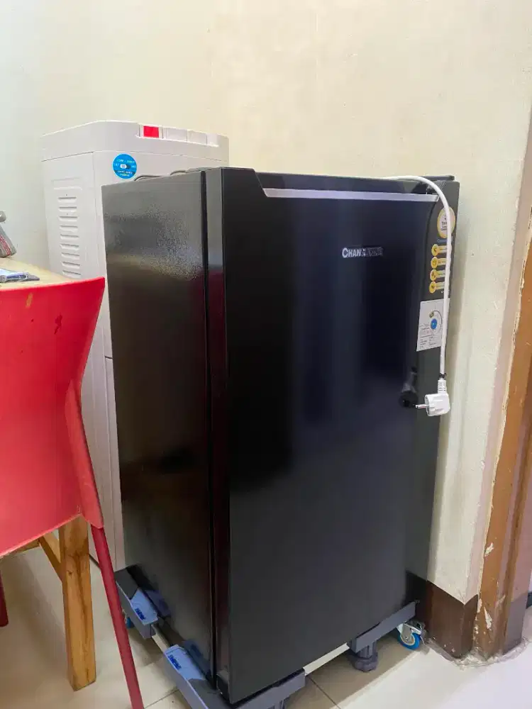Kulkas 1 Pintu CHANGHONG CBC 100 Semi Defrost Low Watt 100 Liter