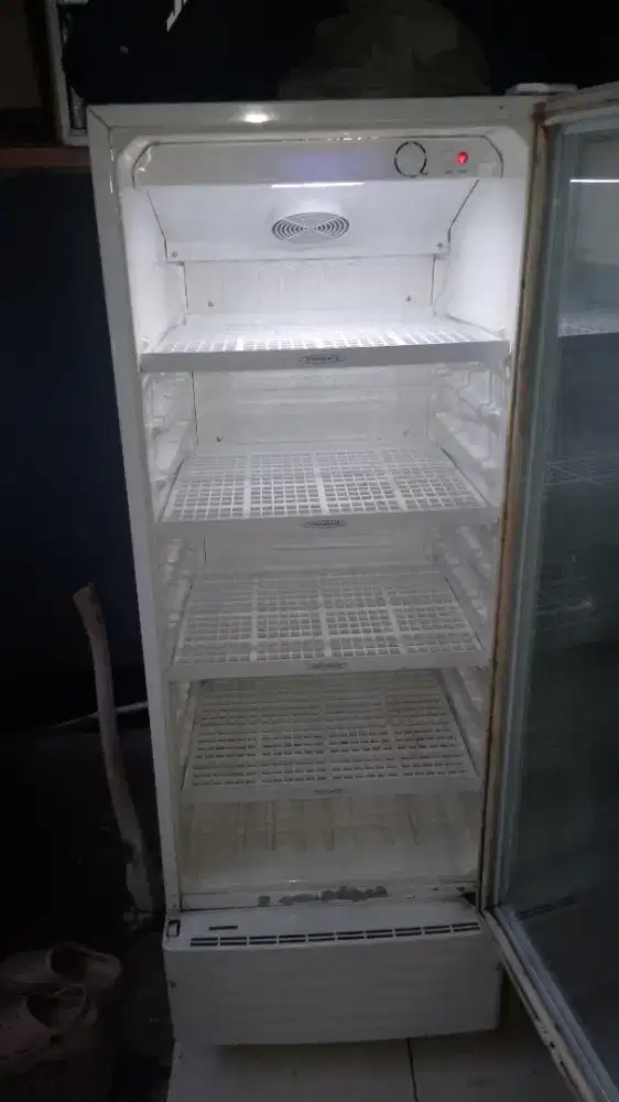 Jual showcase merk frigigate kondisi dingin