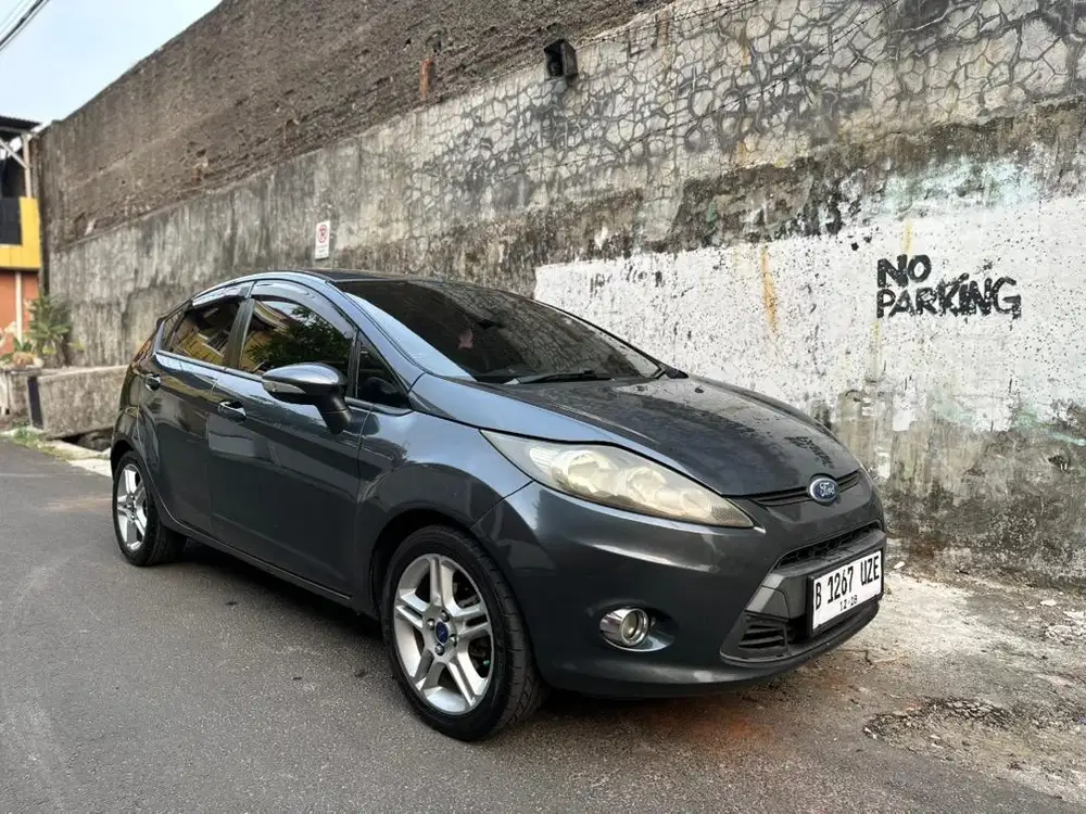 Ford Fiesta S 2011 Matic Abu - Abu