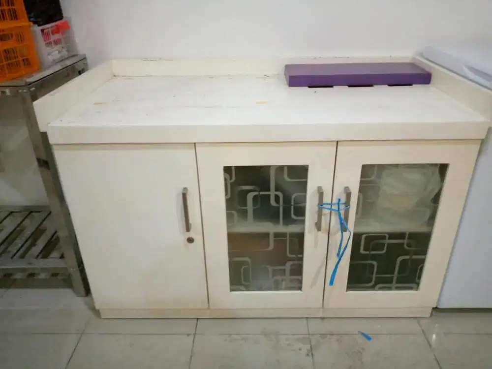 Di jual meja untuk usaha