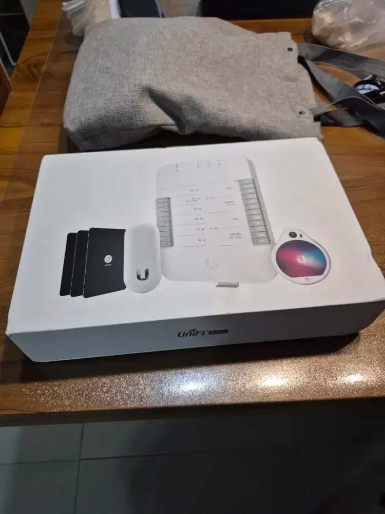 Ubiquiti Unifi Hub Starter Kit UA-SK
