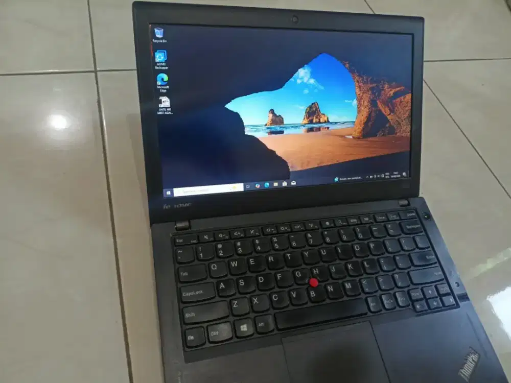 Laptop lenovo thinkpad x240 i5 ssd 128gb ngebut